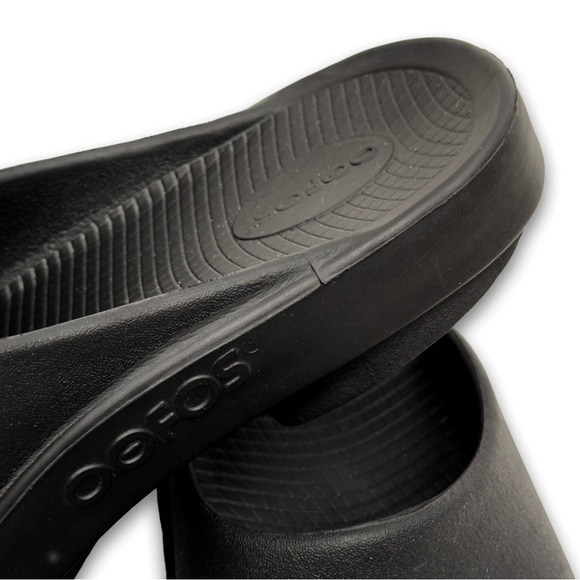 Oofos Men’s Black Sandals size 11. EU 44 - Picture 3 of 4